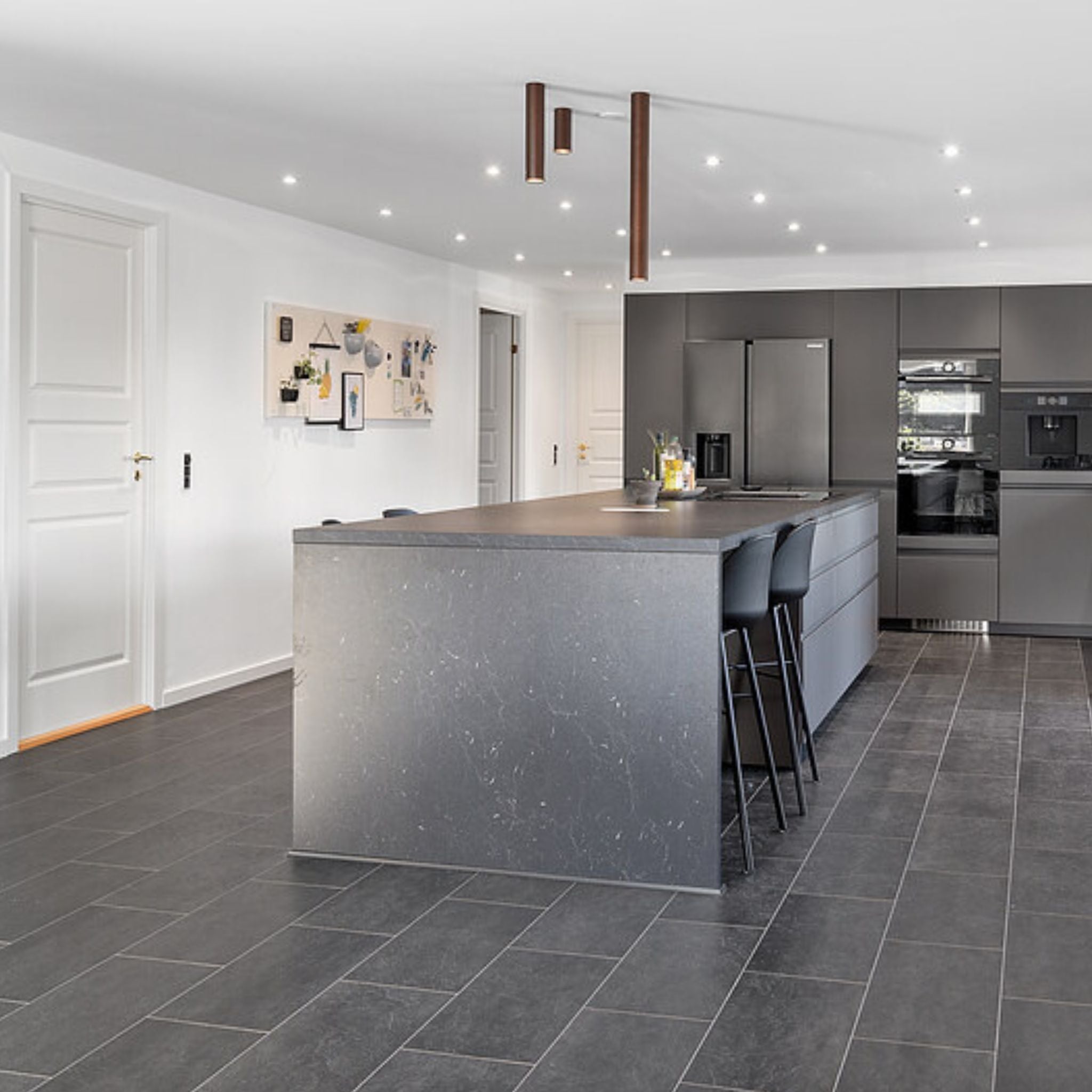 Q-Stone Nadura 10x283 Elegance Black