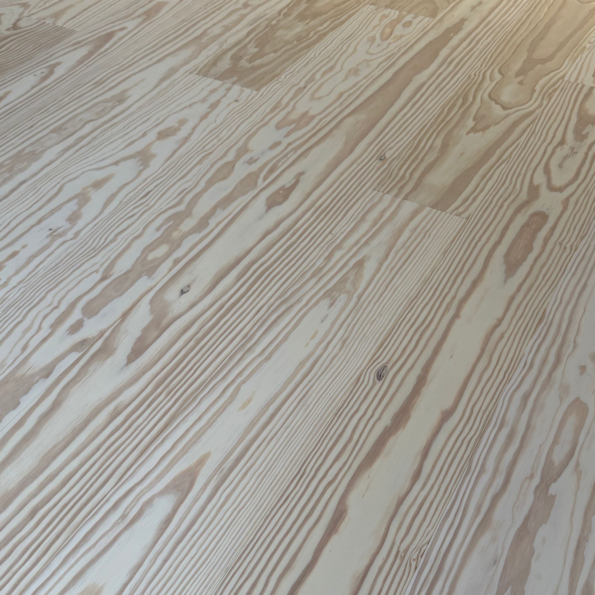 Pitch Pine Living 15x180 Lud & Hvidolie