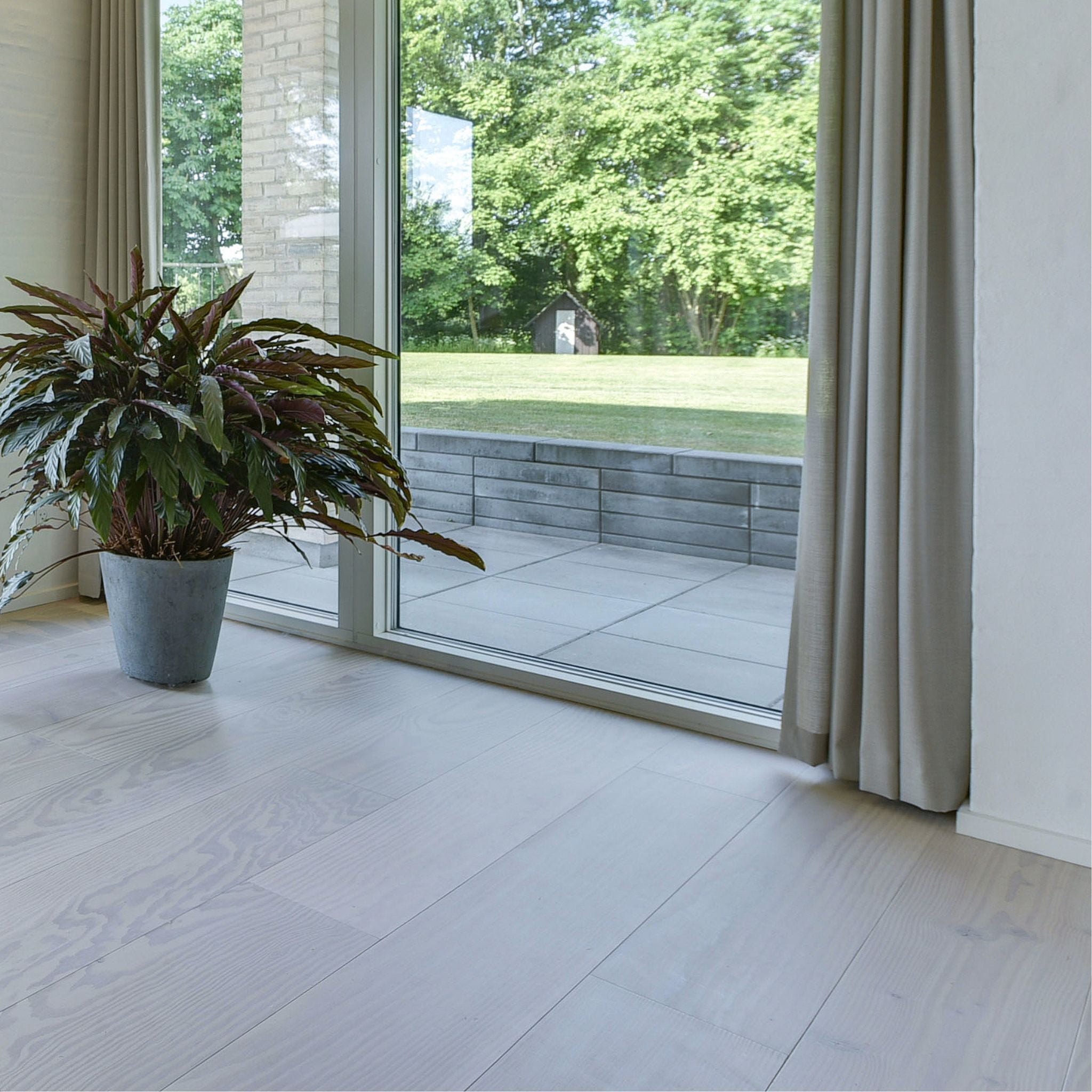 Douglas Prestige 15x235 Lud & Hvidolie